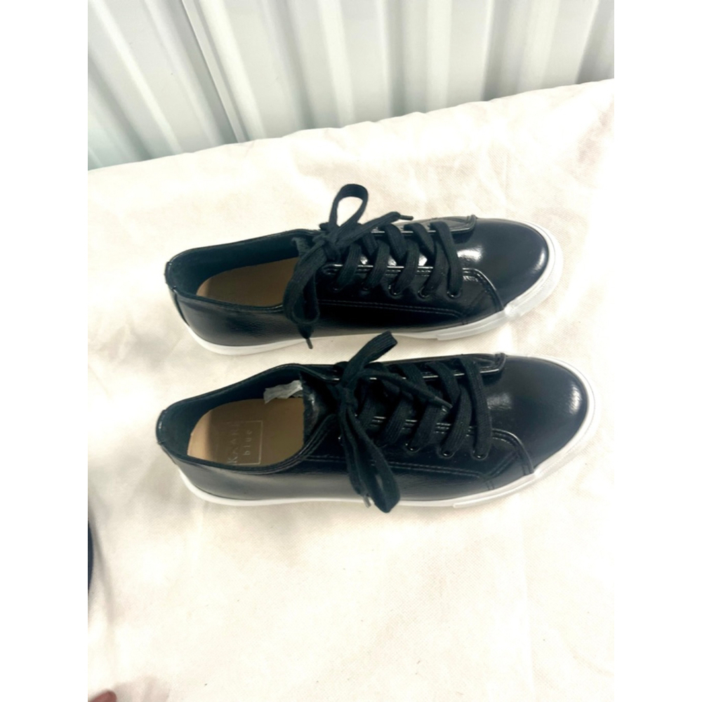Kaari Blue Women's Black Low Top Lace Up Sneakers Size 9.5 - Picture 5 of 8